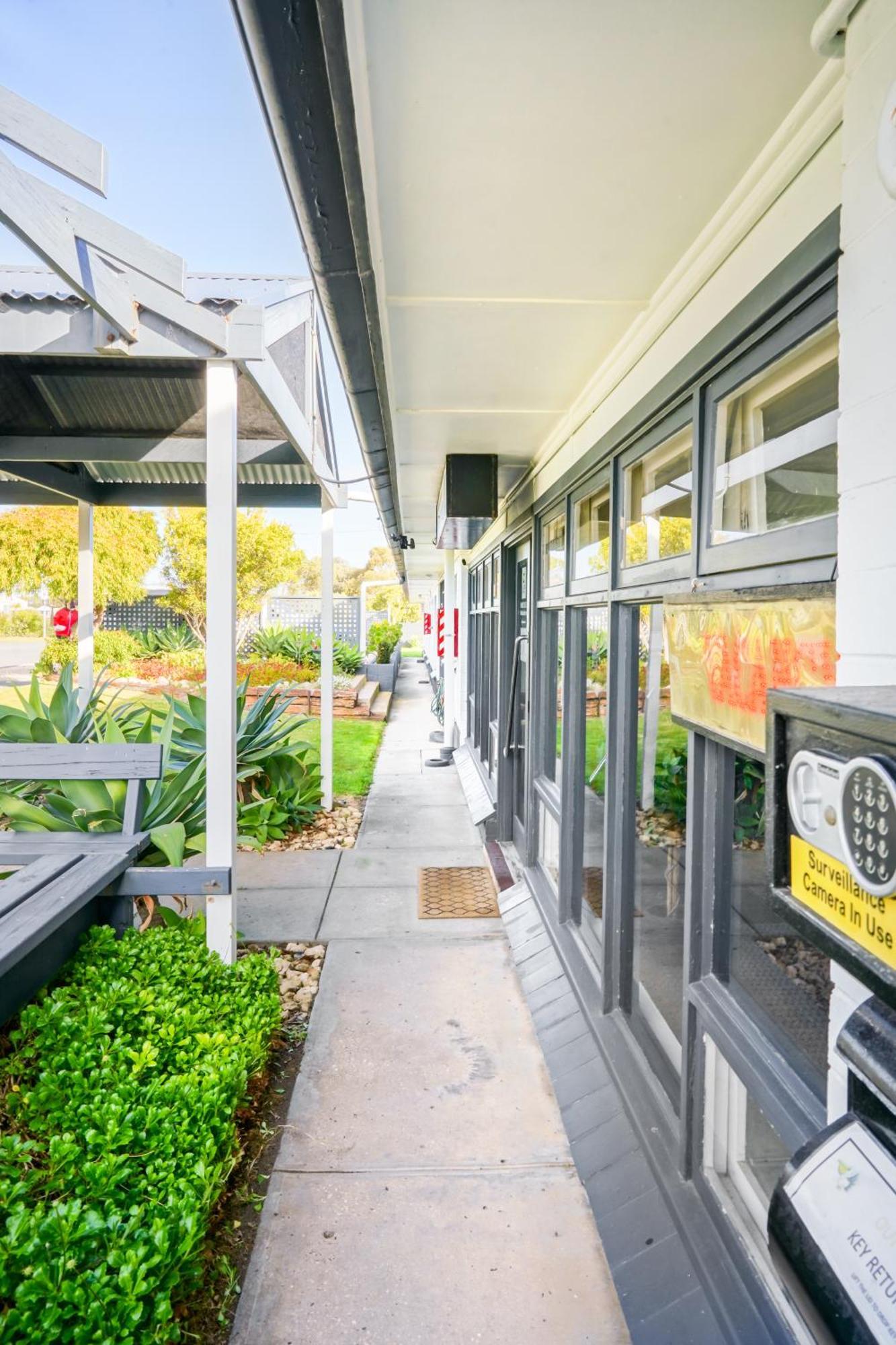 Meningie Waterfront Motel Exterior photo