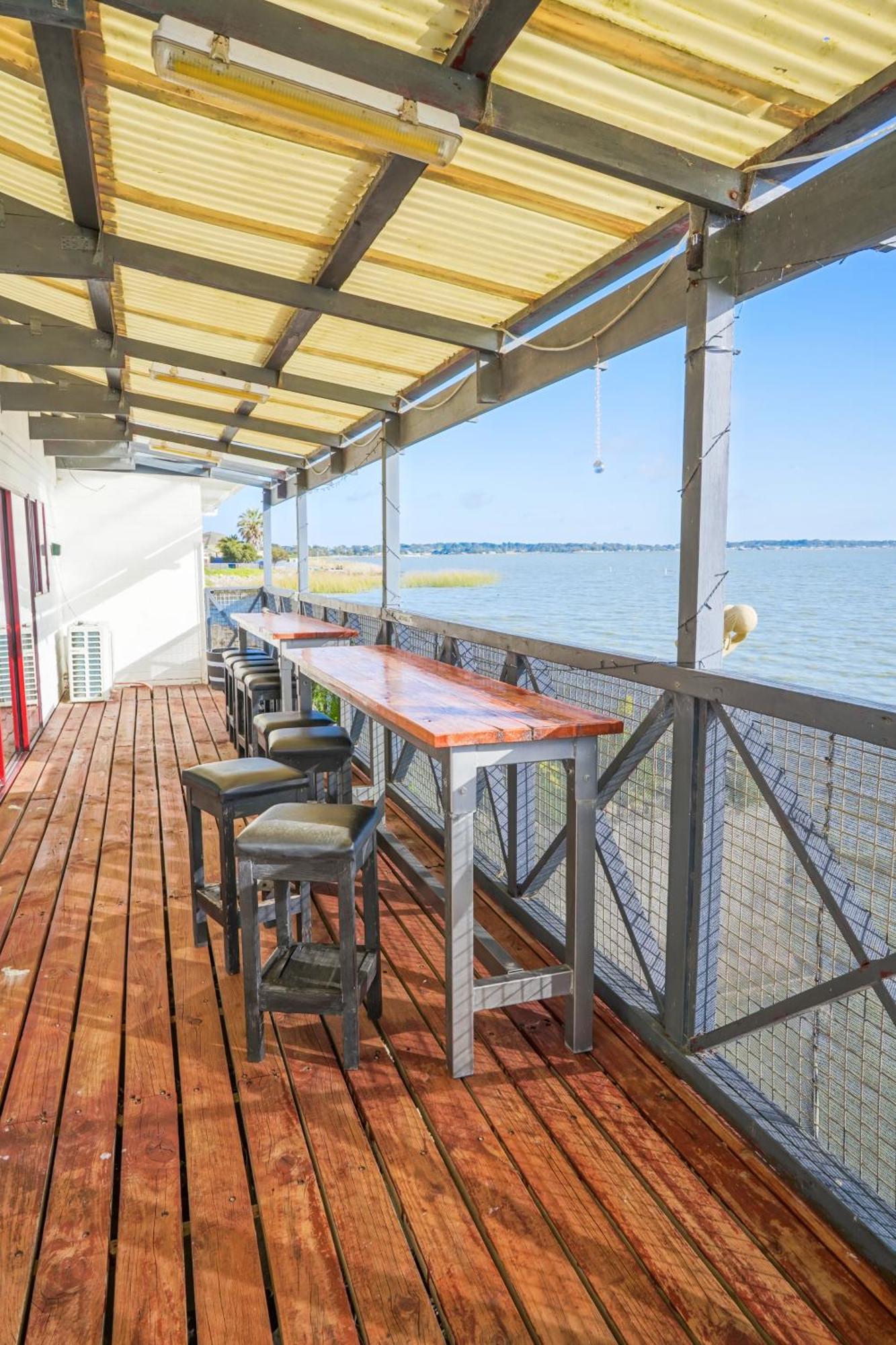 Meningie Waterfront Motel Exterior photo