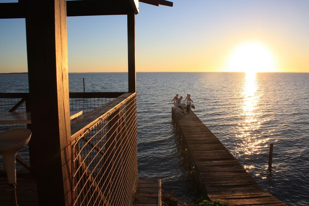 Meningie Waterfront Motel Exterior photo