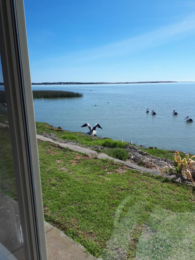 Meningie Waterfront Motel Exterior photo
