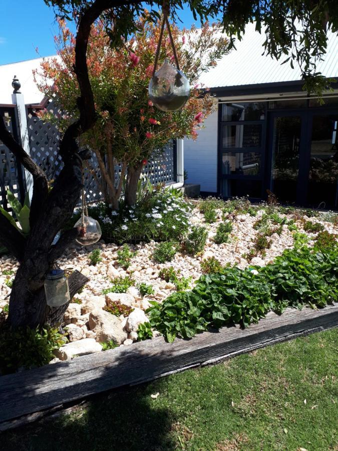 Meningie Waterfront Motel Exterior photo